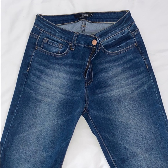 Classic High Waisted Jeans - Picture 3 of 3